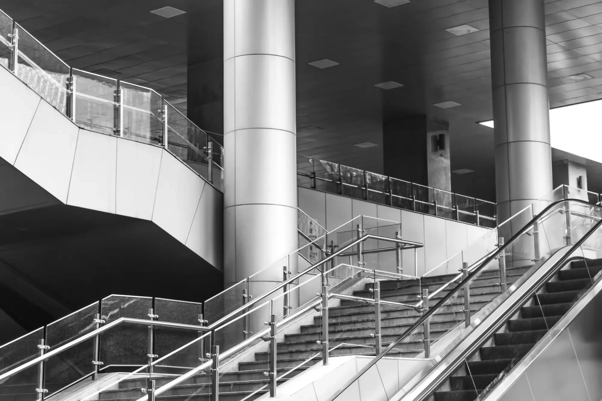 composicion moderna escala grises